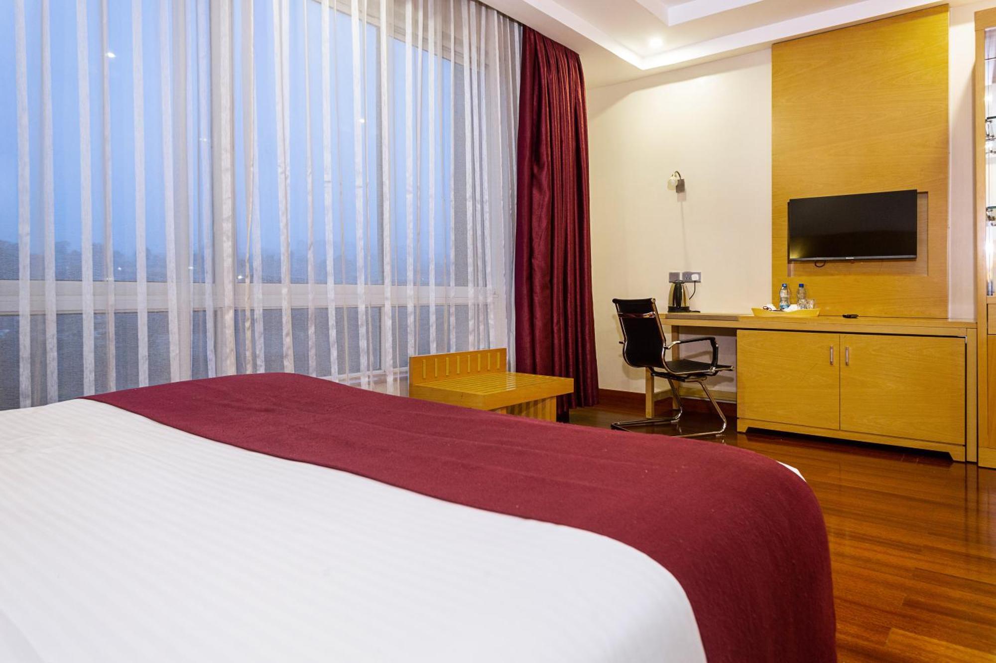 Three Steers Hotel Meru 外观 照片