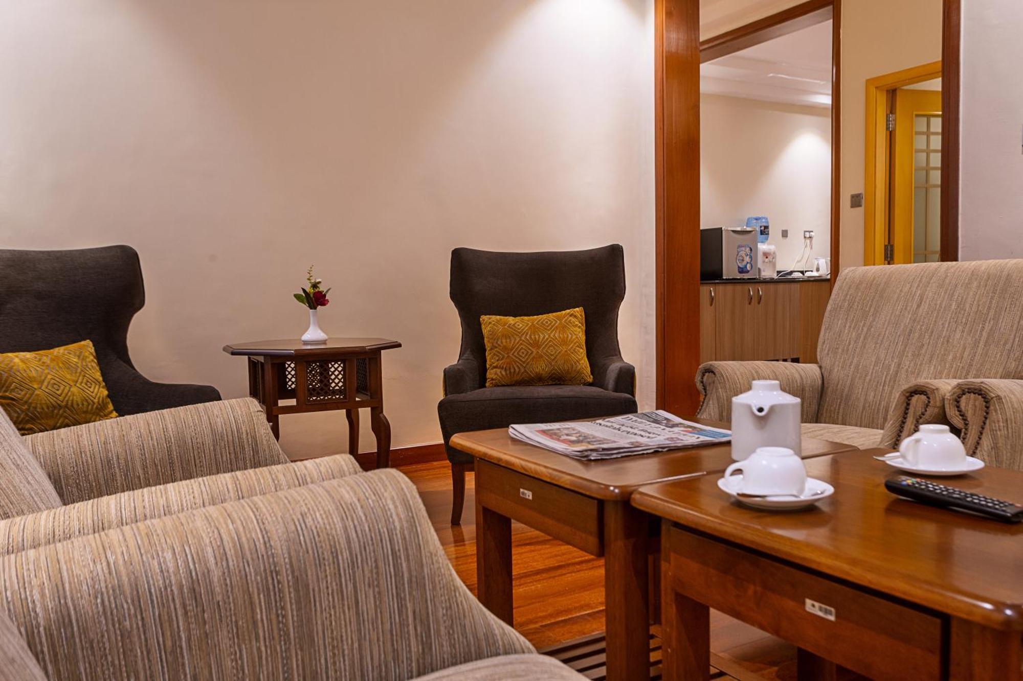 Three Steers Hotel Meru 外观 照片