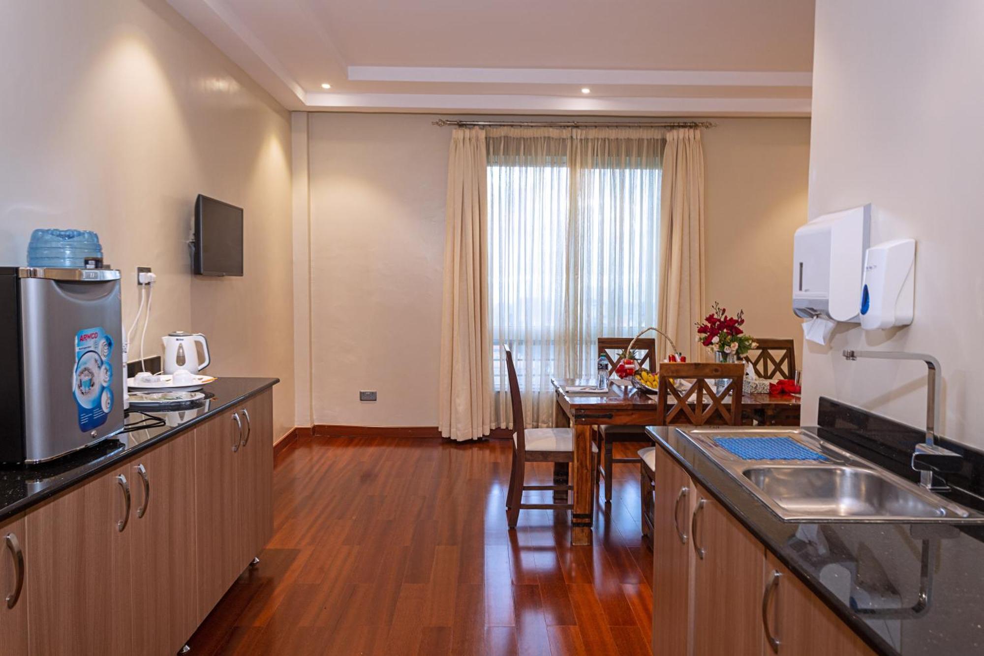 Three Steers Hotel Meru 外观 照片