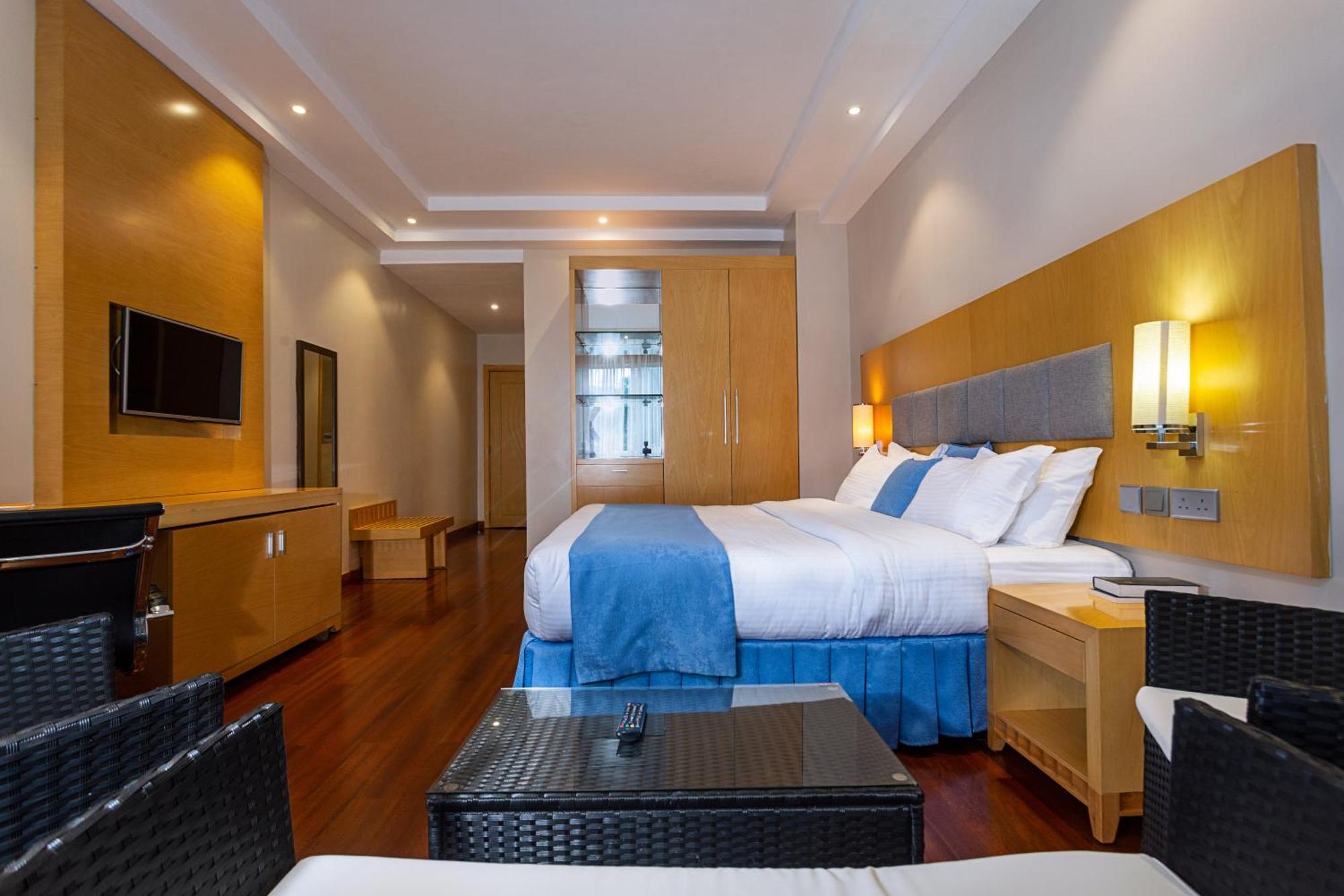 Three Steers Hotel Meru 外观 照片