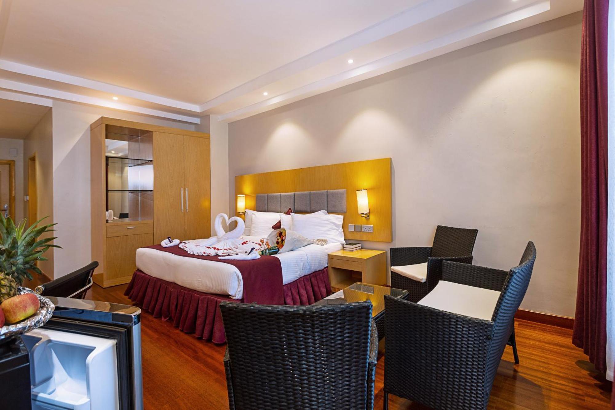 Three Steers Hotel Meru 外观 照片