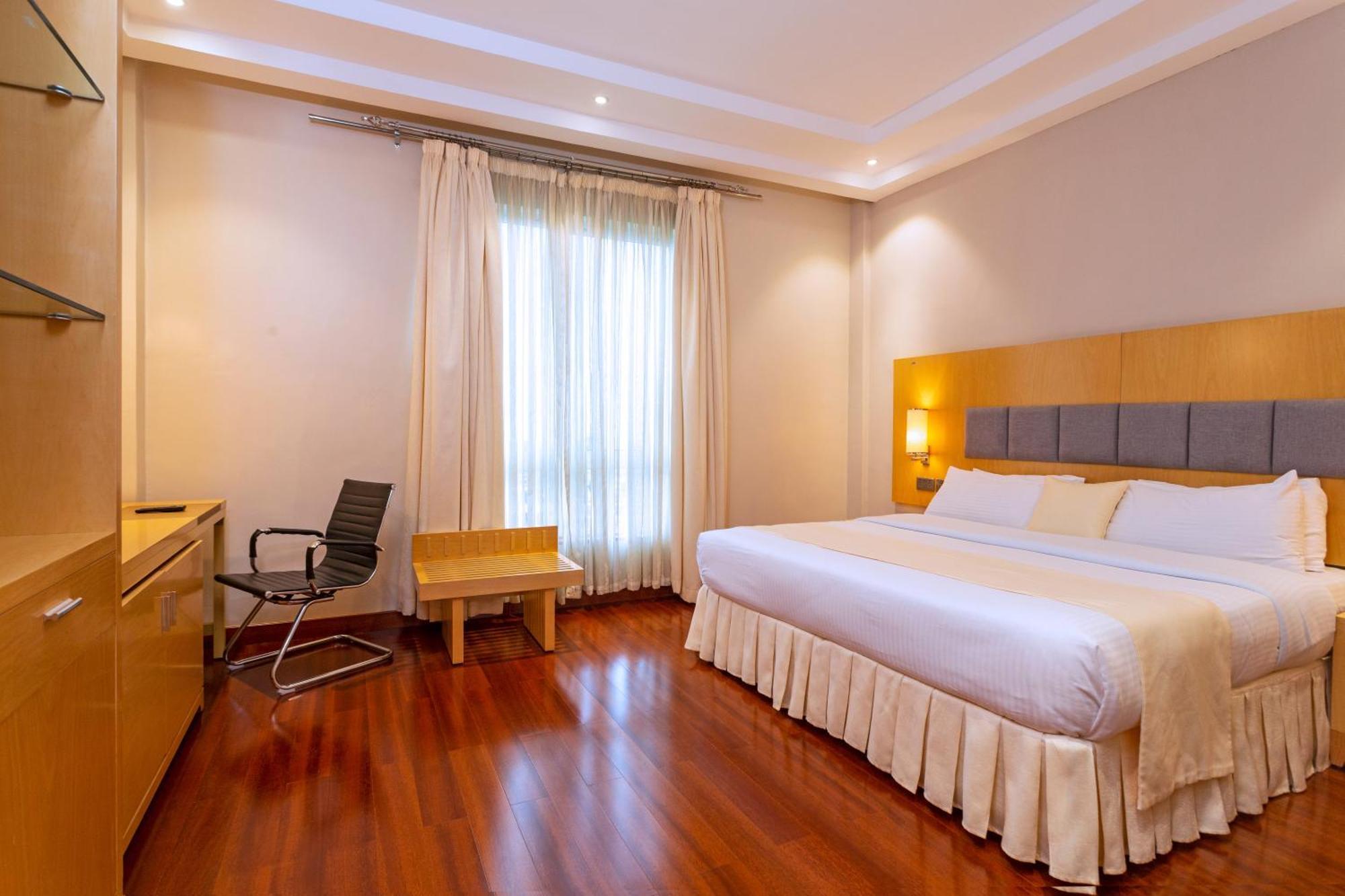 Three Steers Hotel Meru 外观 照片