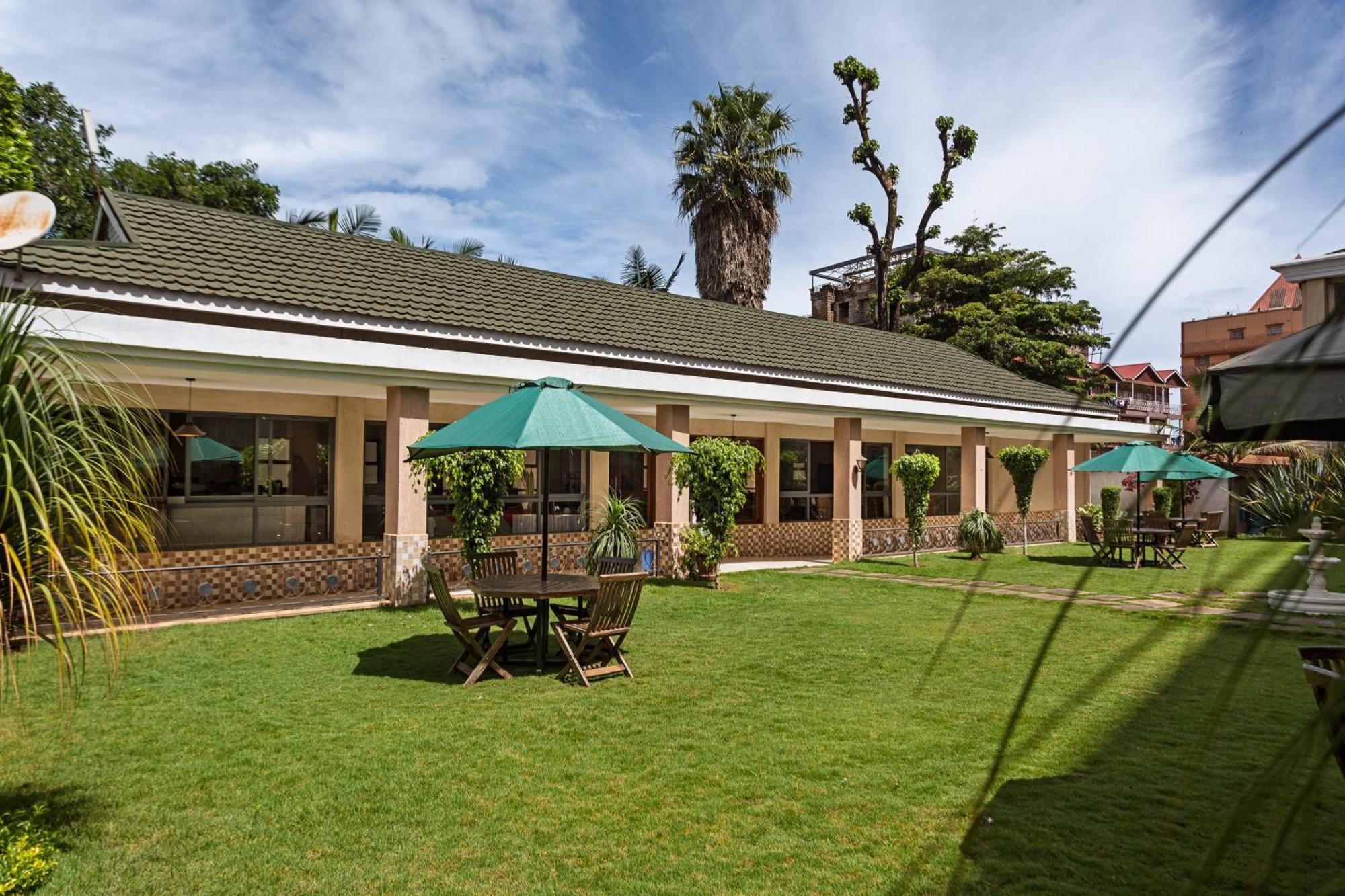 Three Steers Hotel Meru 外观 照片